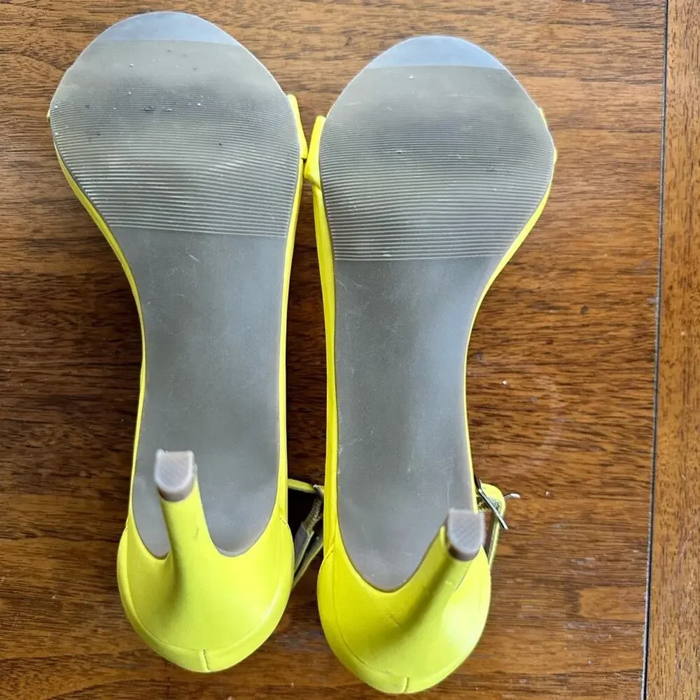 Apt. 9 women’s yellow sling 4” heels